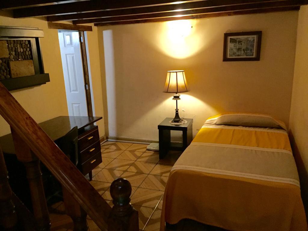 Hostal Casa Castillo Morelia Oda fotoğraf